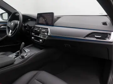 BMW 530e ACC 360  HUD DAB Memory Alarm Leder Sport