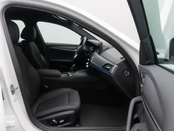 BMW 530e ACC 360  HUD DAB Memory Alarm Leder Sport