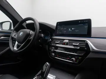 BMW 530e ACC 360  HUD DAB Memory Alarm Leder Sport