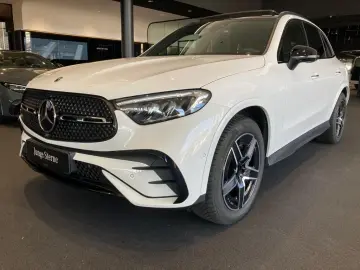MERCEDES-BENZ GLC 220 d 4M AMG PANO KEYL 360 DISTRO …