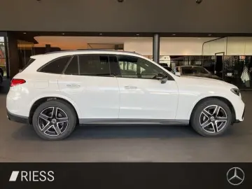 MERCEDES-BENZ GLC 220 d 4M AMG PANO KEYL 360 DISTRO …