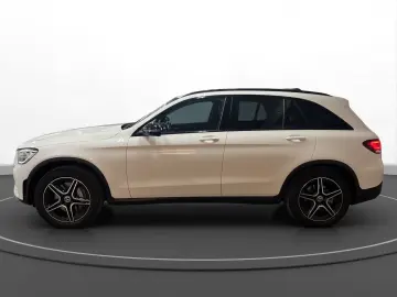 MERCEDES-BENZ GLC 300de 4Matic AMG Line AHK LED LM 19  RFK
