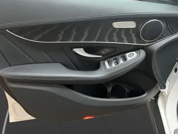 MERCEDES-BENZ GLC 300de 4Matic AMG Line AHK LED LM 19  RFK