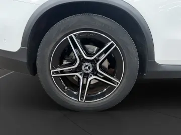 MERCEDES-BENZ GLC 300de 4Matic AMG Line AHK LED LM 19  RFK