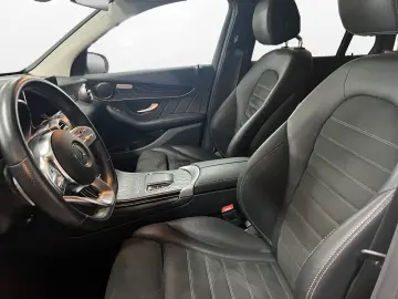 MERCEDES-BENZ GLC 300de 4Matic AMG Line AHK LED LM 19  RFK