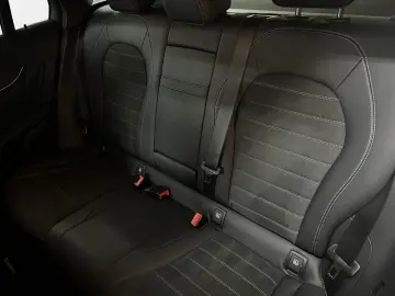 MERCEDES-BENZ GLC 300de 4Matic AMG Line AHK LED LM 19  RFK