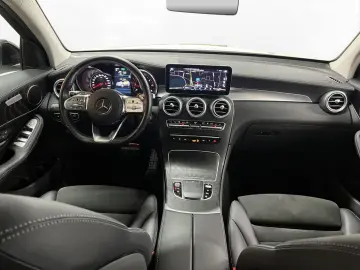 MERCEDES-BENZ GLC 300de 4Matic AMG Line AHK LED LM 19  RFK