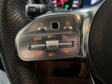 MERCEDES-BENZ GLC 300de 4Matic AMG Line AHK LED LM 19  RFK