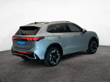 VW Tiguan R-Line TSI DSG 4M  AHK PANO STDHZ LEDER