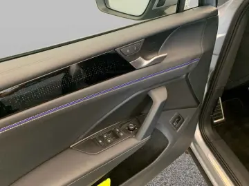 VW Tiguan R-Line TSI DSG 4M  AHK PANO STDHZ LEDER