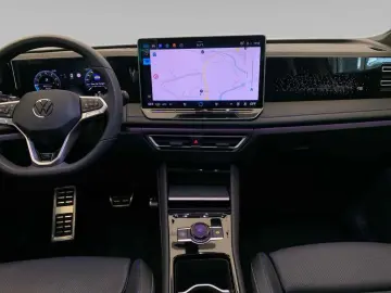 VW Tiguan R-Line TSI DSG 4M  AHK PANO STDHZ LEDER
