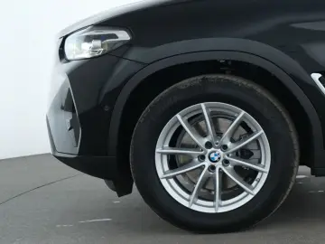 BMW X3 xDrive20i LEDER Pano Navi Kamera Parkassist