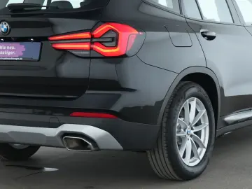 BMW X3 xDrive20i LEDER Pano Navi Kamera Parkassist