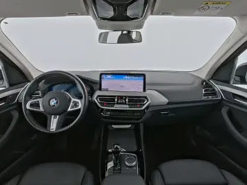 BMW X3 xDrive20i LEDER Pano Navi Kamera Parkassist
