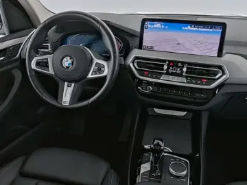 BMW X3 xDrive20i LEDER Pano Navi Kamera Parkassist