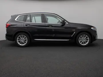 BMW X3 xD30e Panorama Kamera Laser HUD DAB HiFi 18