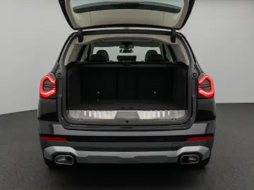 BMW X3 xD30e Panorama Kamera Laser HUD DAB HiFi 18