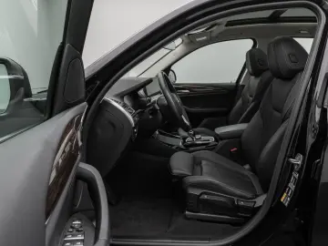 BMW X3 xD30e Panorama Kamera Laser HUD DAB HiFi 18