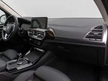 BMW X3 xD30e Panorama Kamera Laser HUD DAB HiFi 18