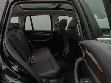 BMW X3 xD30e Panorama Kamera Laser HUD DAB HiFi 18