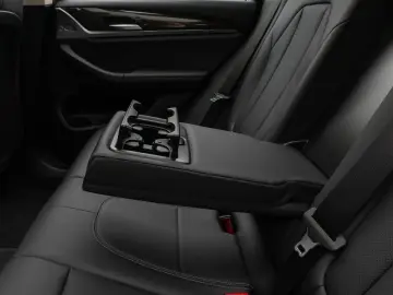 BMW X3 xD30e Panorama Kamera Laser HUD DAB HiFi 18