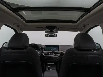 BMW X3 xD30e Panorama Kamera Laser HUD DAB HiFi 18
