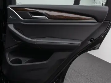 BMW X3 xD30e Panorama Kamera Laser HUD DAB HiFi 18