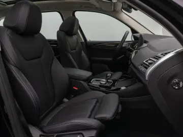 BMW X3 xD30e Panorama Kamera Laser HUD DAB HiFi 18
