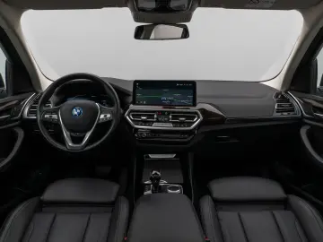 BMW X3 xD30e Panorama Kamera Laser HUD DAB HiFi 18
