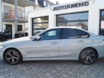 BMW 330e M Sport  Brooklyn  HUD  LED  0 5% Versteu.