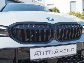 BMW 330e M Sport  Brooklyn  HUD  LED  0 5% Versteu.