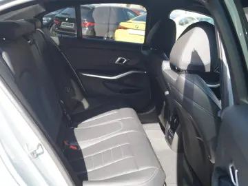 BMW 330e M Sport  Brooklyn  HUD  LED  0 5% Versteu.