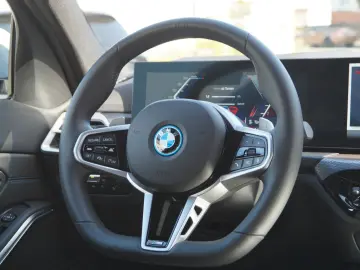 BMW 330e M Sport  Brooklyn  HUD  LED  0 5% Versteu.