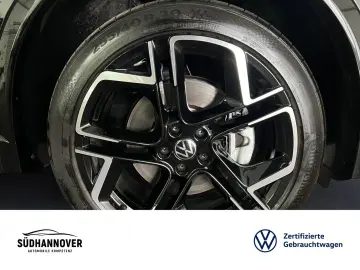 VW Tiguan R-Line 2.0 TSI 4M DSG STANDHZG PANO RearV
