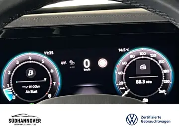 VW Tiguan R-Line 2.0 TSI 4M DSG STANDHZG PANO RearV
