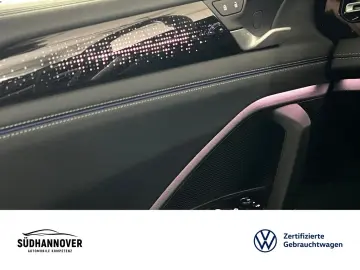 VW Tiguan R-Line 2.0 TSI 4M DSG STANDHZG PANO RearV