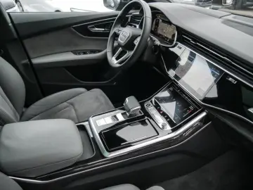 AUDI Q8 50 Qu. S LINE BLACKPAK PANO B&O AHK ALU22