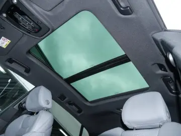 AUDI Q8 50 Qu. S LINE BLACKPAK PANO B&O AHK ALU22