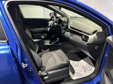 TOYOTA Toyota C-HR C-HR 1.8 Hybrid E-CVT Business