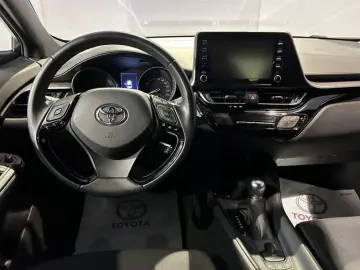 TOYOTA Toyota C-HR C-HR 1.8 Hybrid E-CVT Business