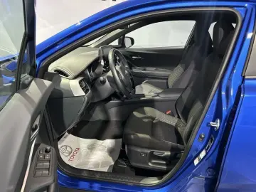 TOYOTA Toyota C-HR C-HR 1.8 Hybrid E-CVT Business