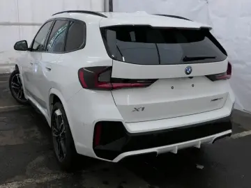 BMW X1 x30e M Sport HUD ACC PanoD.AktivS Massage 19