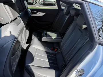 AUDI A5 Sportback 35TDI 2x S-line AHK Matrix Pano Sta
