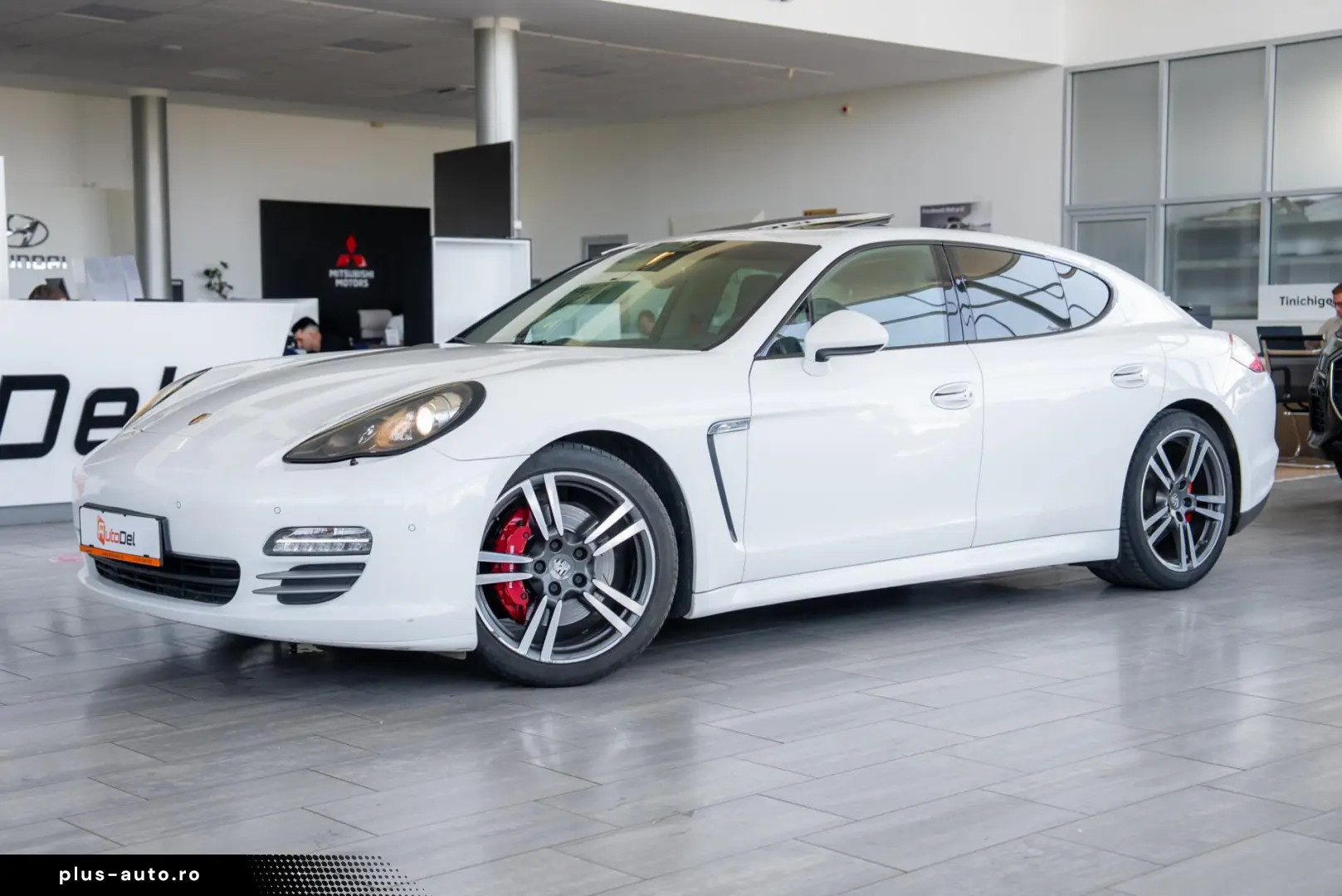Porsche Panamera 4S V8 4.8