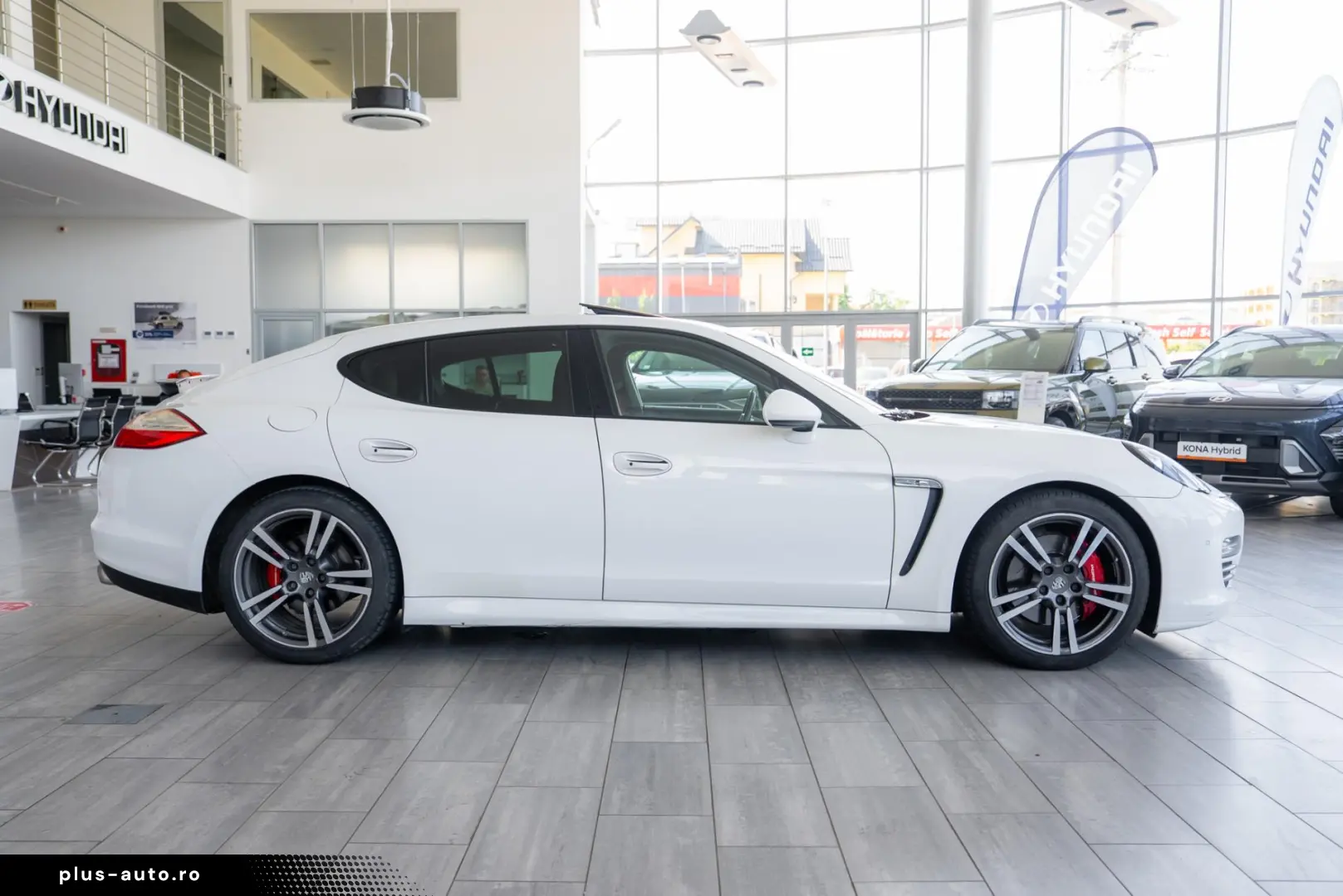 Porsche Panamera 4S V8 4.8
