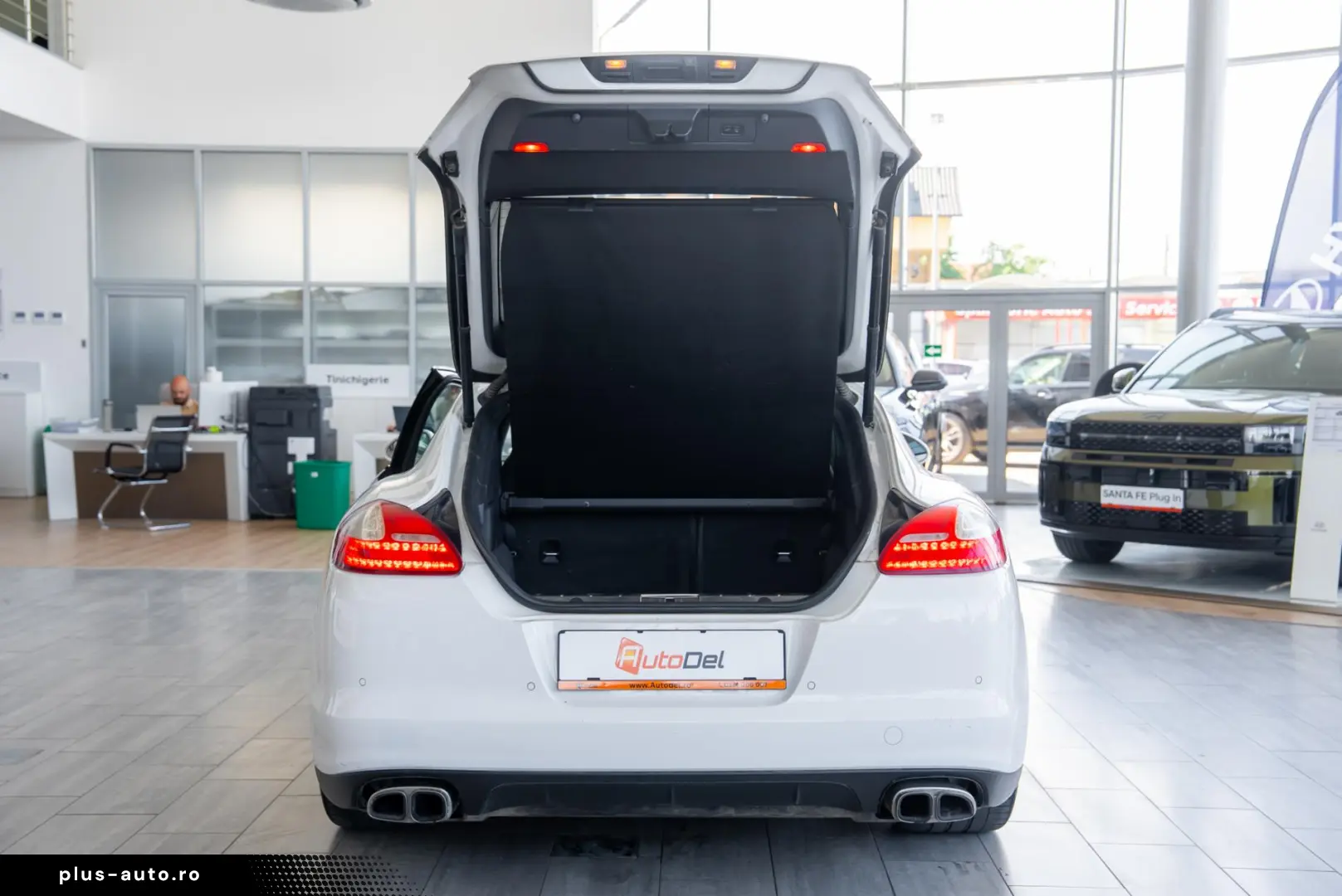 Porsche Panamera 4S V8 4.8
