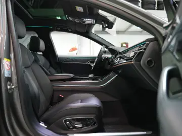 AUDI A8 55 TFSI quattr ACC HUD LEDER PANO STHZ MATRIX