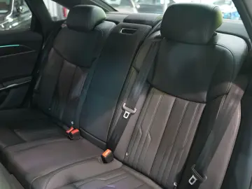 AUDI A8 55 TFSI quattr ACC HUD LEDER PANO STHZ MATRIX