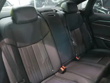 AUDI A8 55 TFSI quattr ACC HUD LEDER PANO STHZ MATRIX