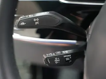 AUDI A8 55 TFSI quattr ACC HUD LEDER PANO STHZ MATRIX